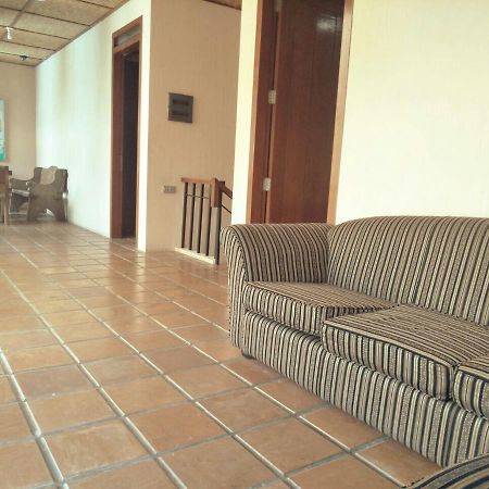 Villa Bukit Danau Cipanas  Luaran gambar