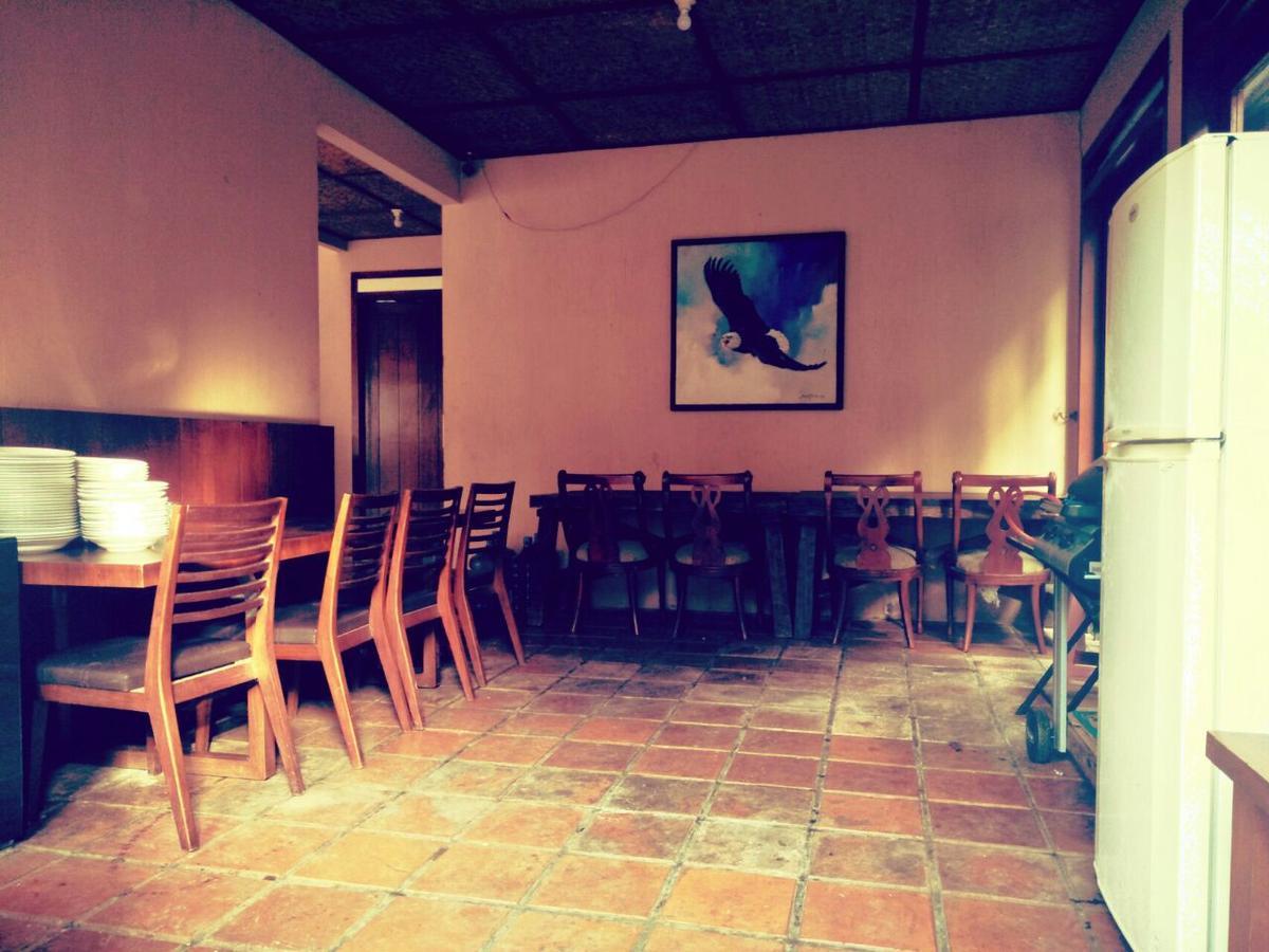 Villa Bukit Danau Cipanas  Luaran gambar