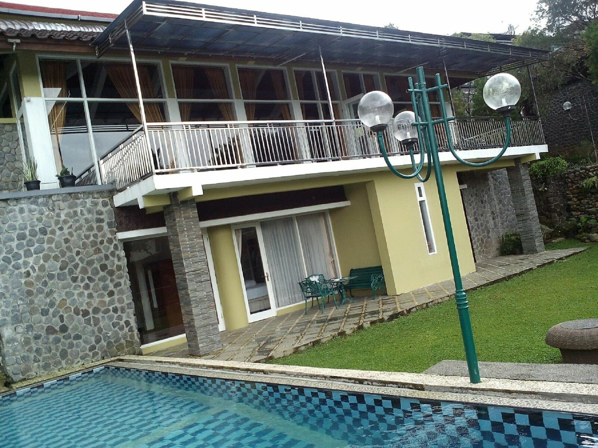 Villa Bukit Danau Cipanas  Luaran gambar