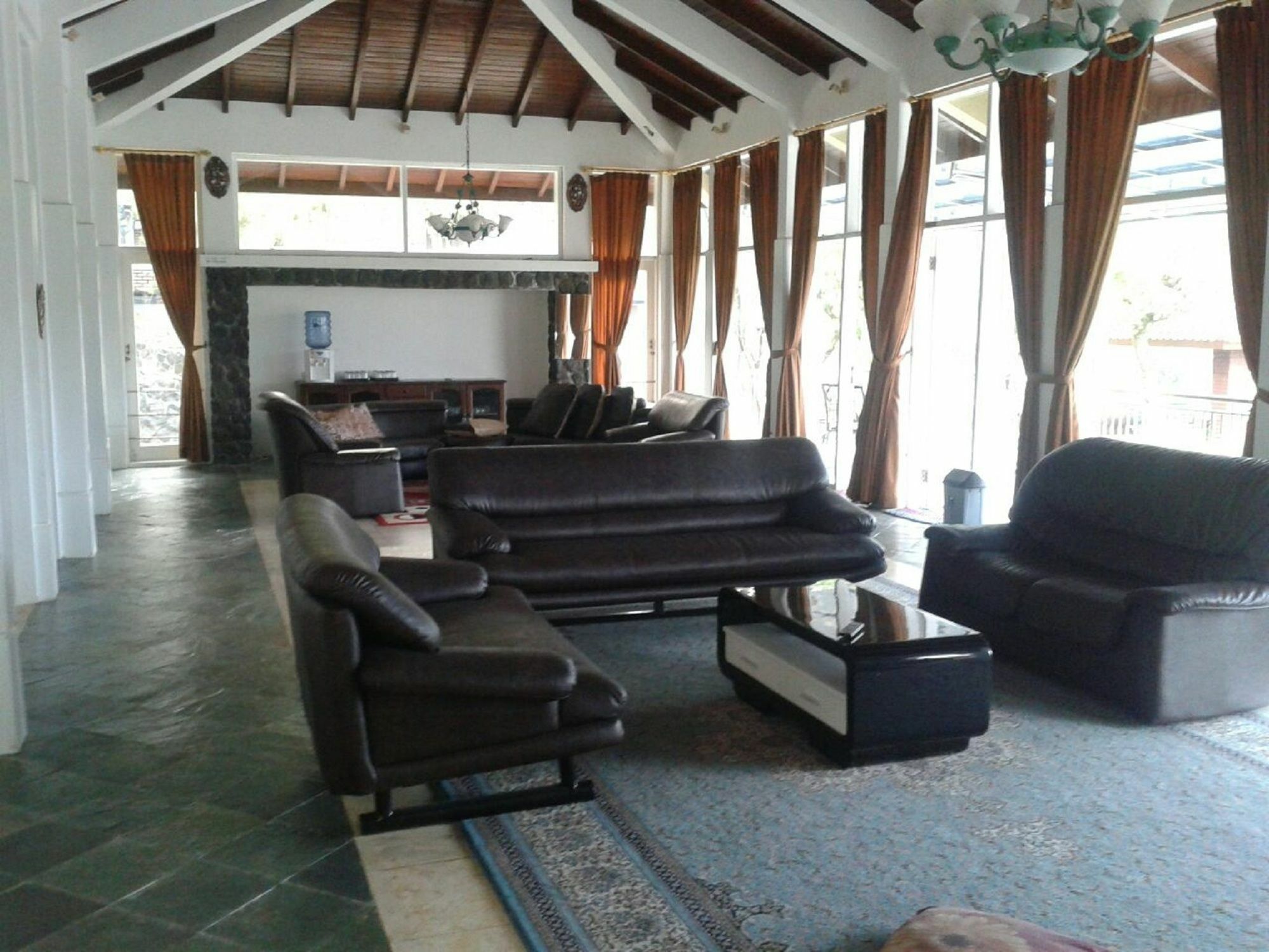 Villa Bukit Danau Cipanas  Luaran gambar