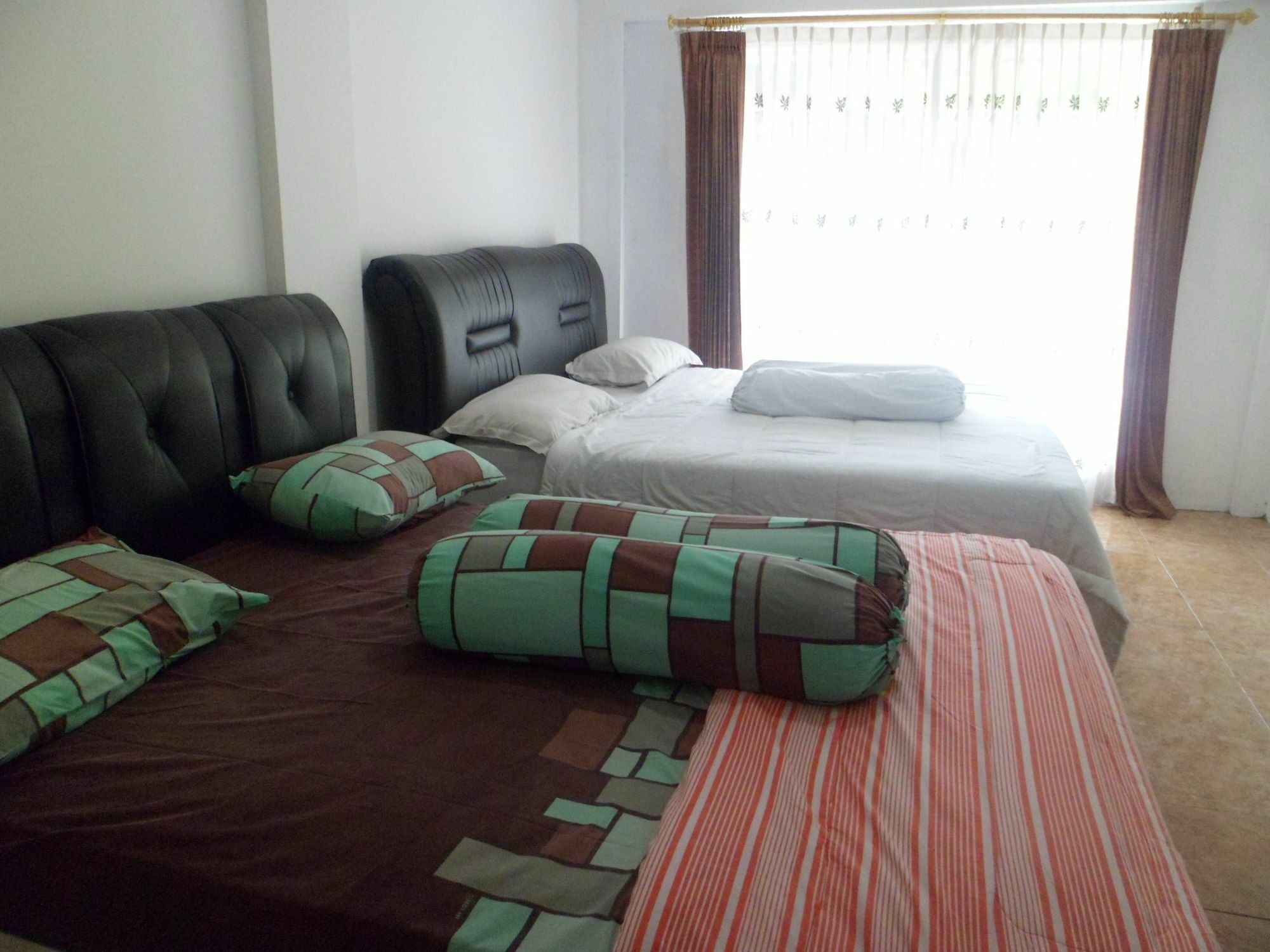 Villa Bukit Danau Cipanas  Luaran gambar