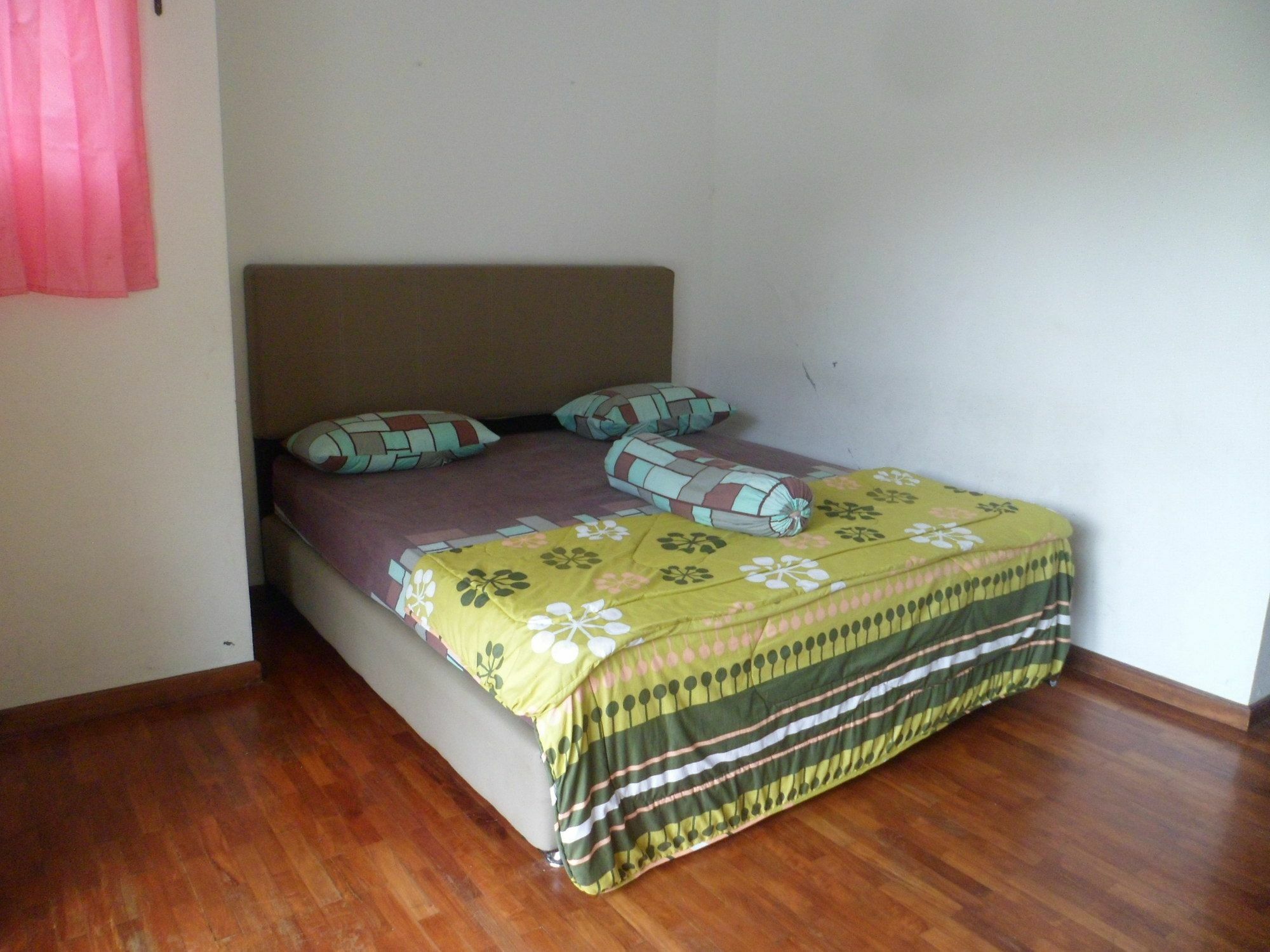 Villa Bukit Danau Cipanas  Luaran gambar